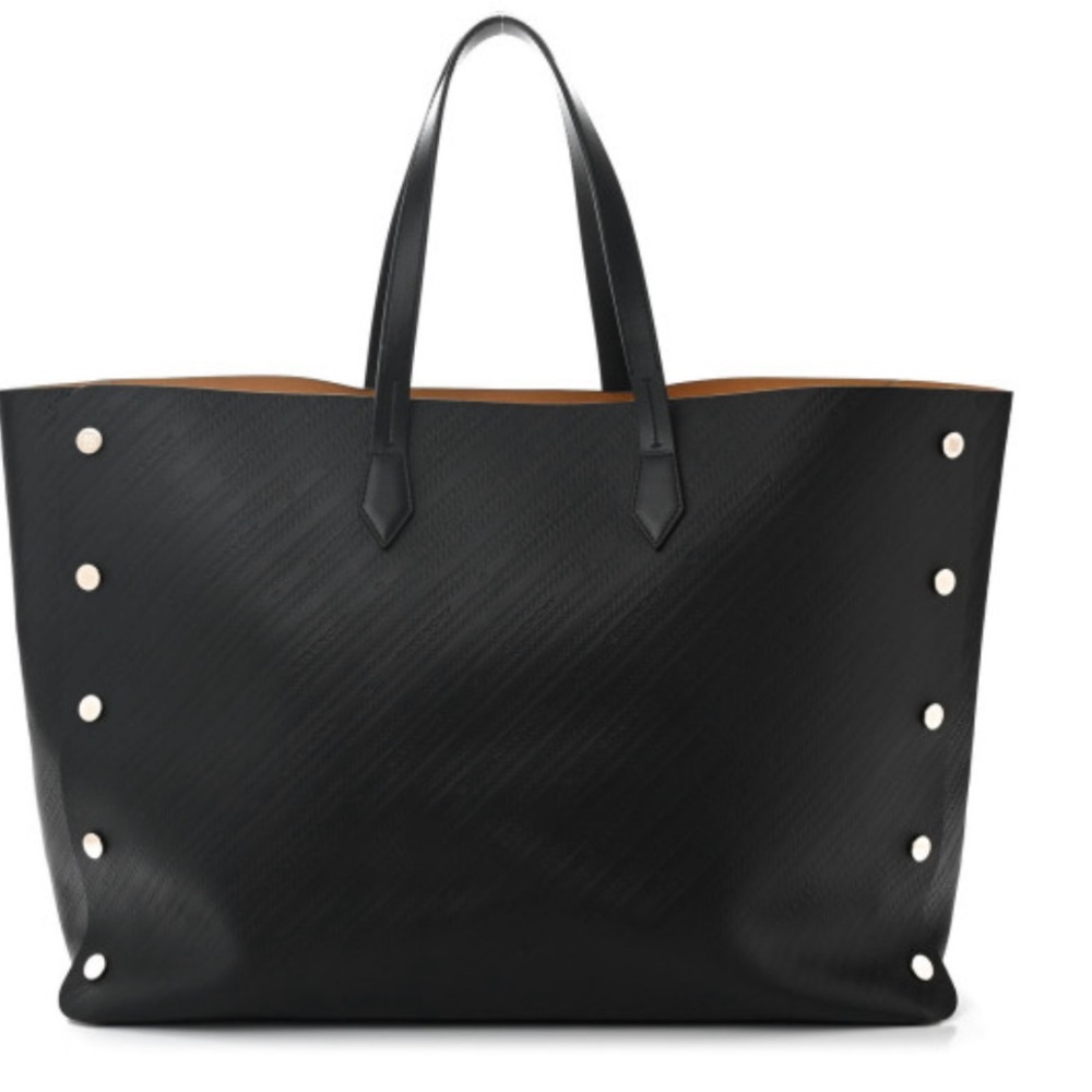 GIVENCHY Calfskin Chain
Large Bond Shopper Tote in Black.